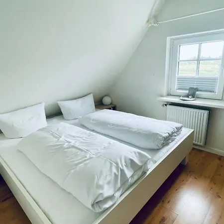 Thora Jaiken Hues Thora Jaiken, Eike