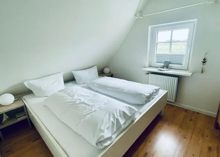 Thora Jaiken Hues Thora Jaiken, Eike